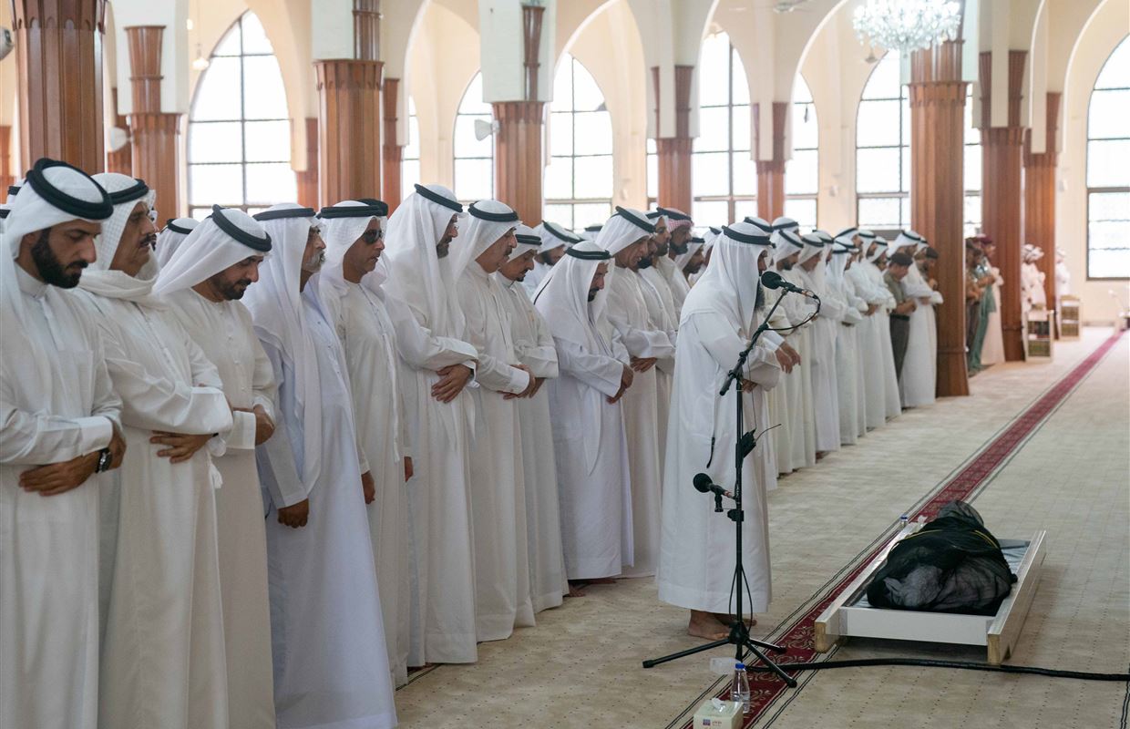 Sharjah Ruler performs funeral prayer on body of Khalid Al Qasimi