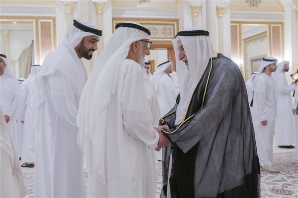 حاكم الشارقة يستقبل المهنئين بشهر رمضان المبارك في قصر البديع