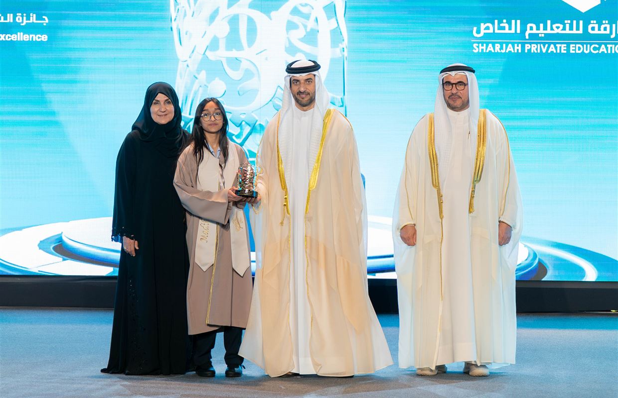 سلطان بن أحمد القاسمي يكرم الفائزين بجائزة الشارقة للتفوق والتميز التربوي في دورتها الـ 30