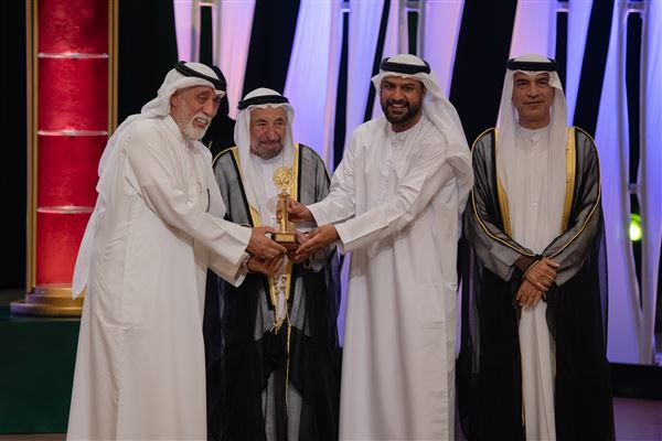 سلطان القاسمي يشهد ختام الدورة 32 من أيام الشارقة المسرحية ويُكرّم الفائزين