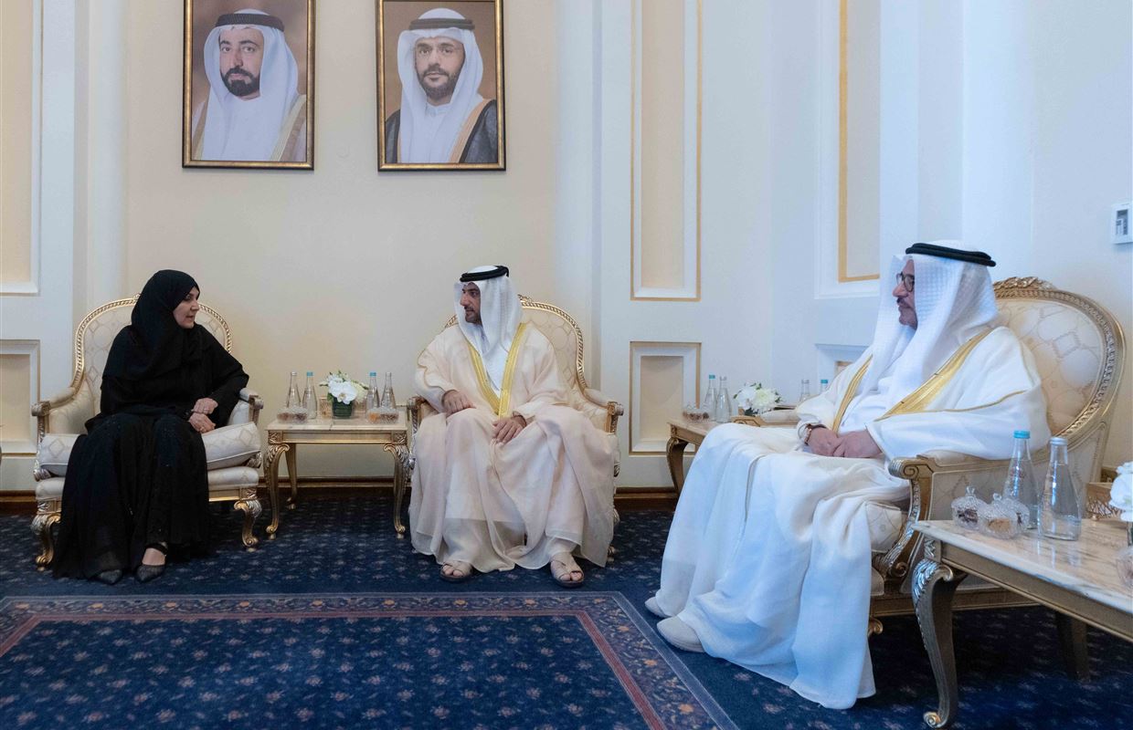 سلطان بن أحمد القاسمي يكرم الفائزين بجائزة الشارقة للتفوق والتميز التربوي في دورتها الـ 30