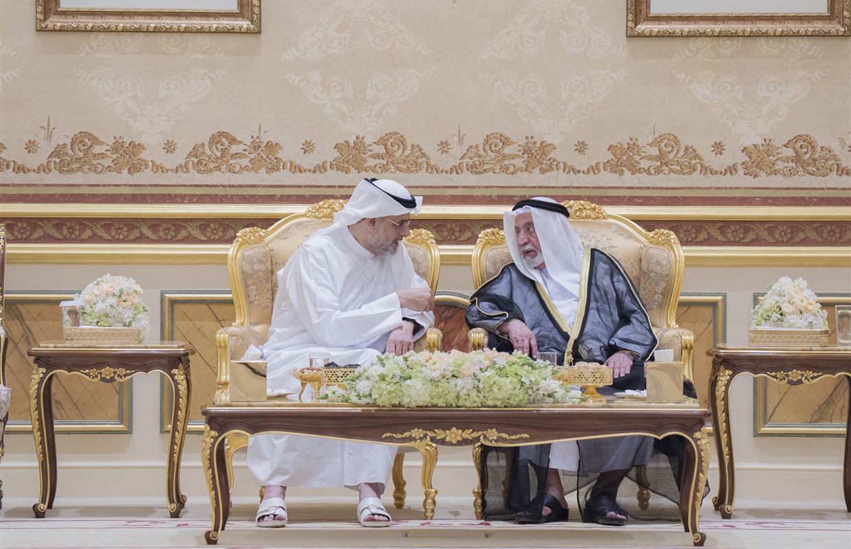 حاكم الشارقة يستقبل المهنئين بشهر رمضان المبارك في قصر البديع