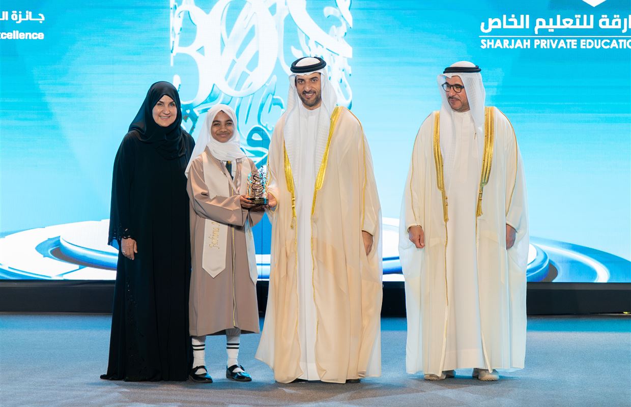 سلطان بن أحمد القاسمي يكرم الفائزين بجائزة الشارقة للتفوق والتميز التربوي في دورتها الـ 30
