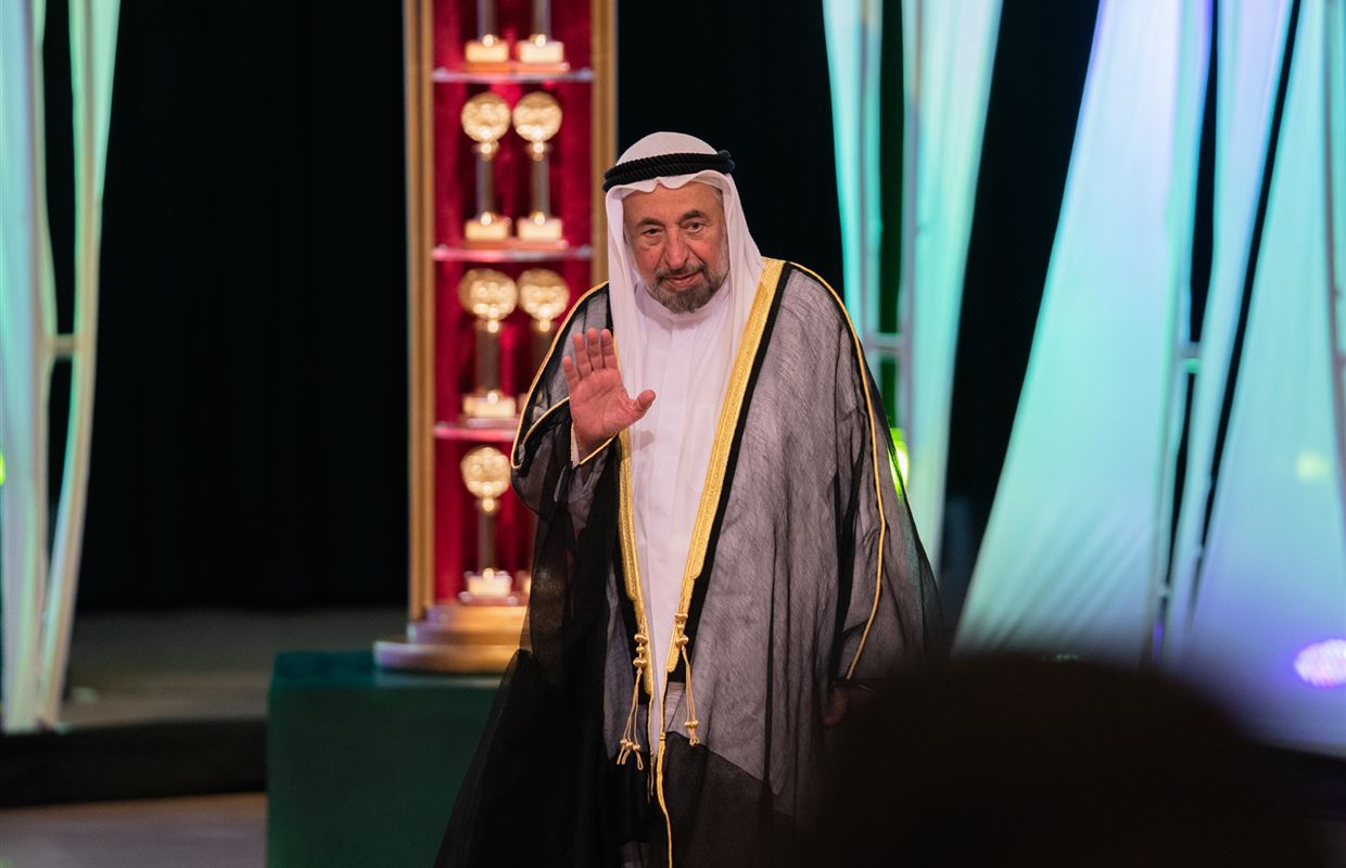 سلطان القاسمي يشهد ختام الدورة 32 من أيام الشارقة المسرحية ويُكرّم الفائزين