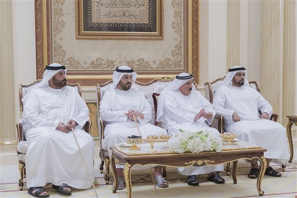 حاكم الشارقة يستقبل المهنئين بشهر رمضان المبارك في قصر البديع