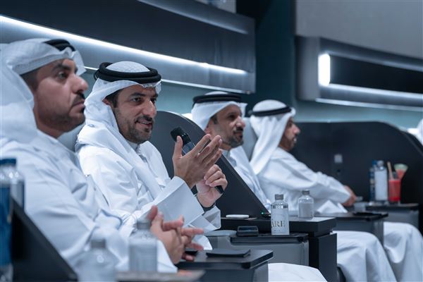 سلطان بن أحمد القاسمي يشهد جلسة العصف الذهني لجائزة التميز المؤسسي تميُّز