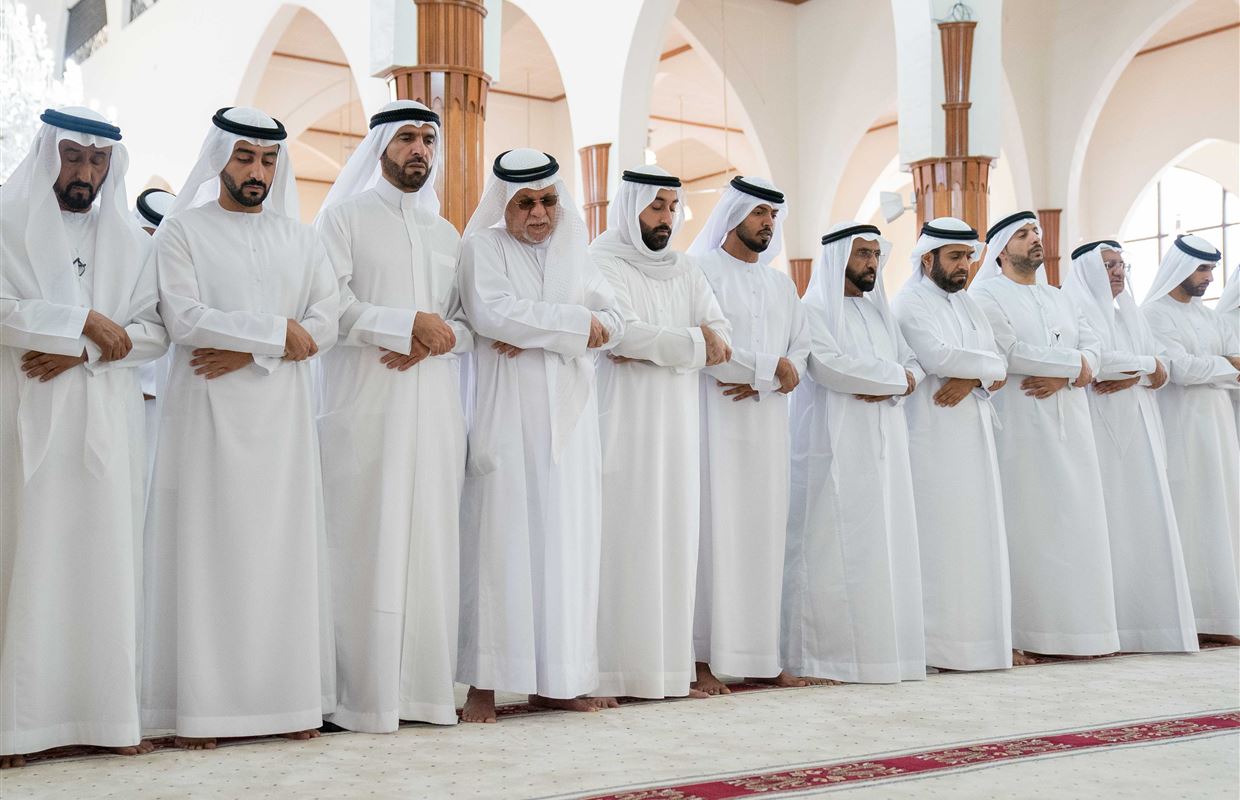 Sharjah Ruler performs funeral prayer on body of Khalid Al Qasimi