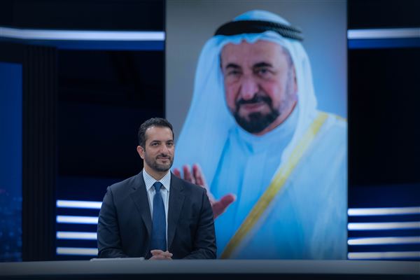 سلطان بن أحمد القاسمي يزور مؤسسة منهوا للبث التلفزيوني والإذاعي 