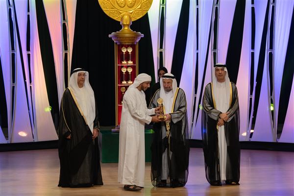 سلطان القاسمي يشهد ختام الدورة 32 من أيام الشارقة المسرحية ويُكرّم الفائزين