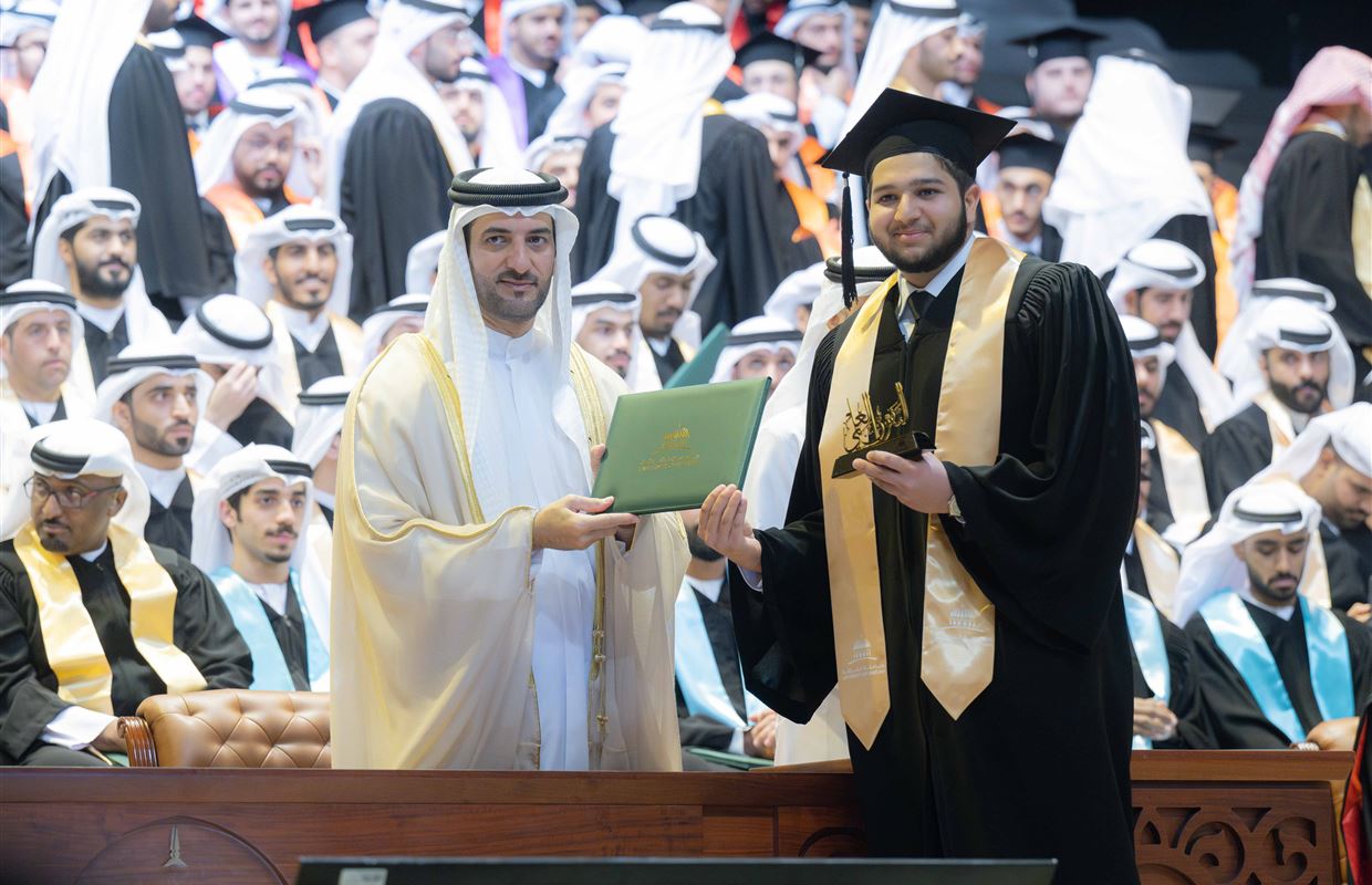 Sultan bin Ahmed attends UOS’s Fall 2024 Graduation Ceremony