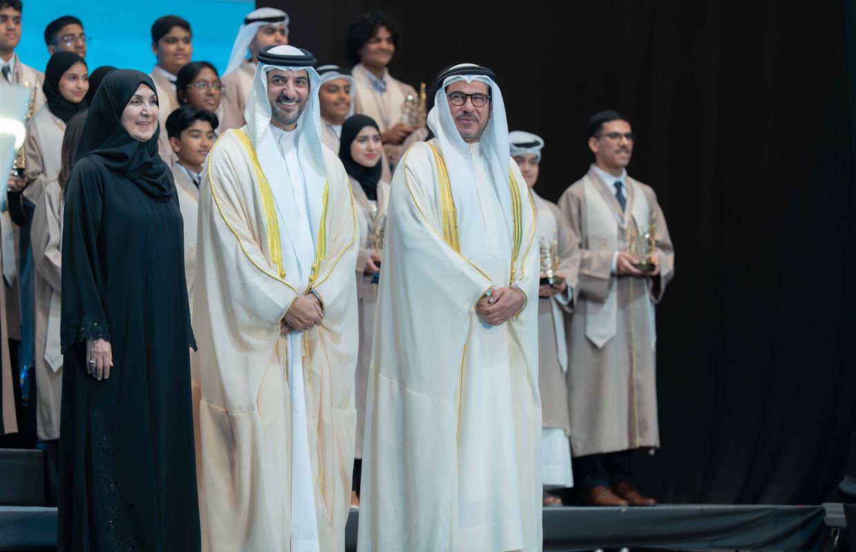 سلطان بن أحمد القاسمي يكرم الفائزين بجائزة الشارقة للتفوق والتميز التربوي في دورتها الـ 30