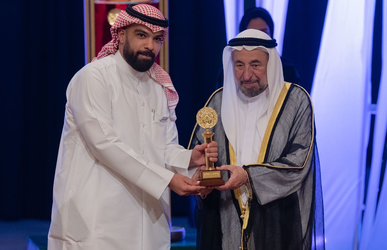سلطان القاسمي يشهد ختام الدورة 32 من أيام الشارقة المسرحية ويُكرّم الفائزين