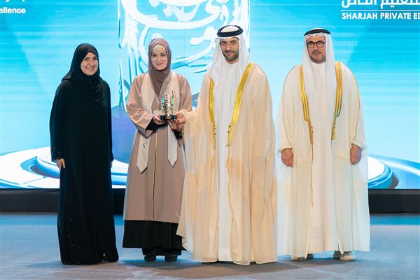 سلطان بن أحمد القاسمي يكرم الفائزين بجائزة الشارقة للتفوق والتميز التربوي في دورتها الـ 30