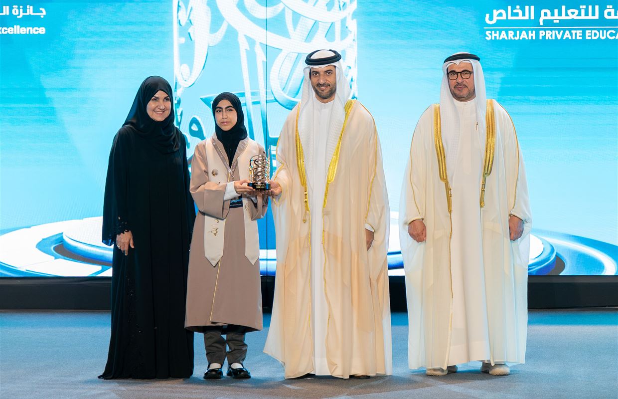 سلطان بن أحمد القاسمي يكرم الفائزين بجائزة الشارقة للتفوق والتميز التربوي في دورتها الـ 30
