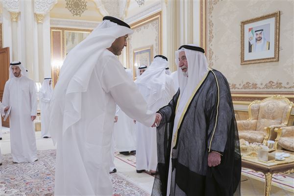 حاكم الشارقة يستقبل المهنئين بشهر رمضان المبارك في قصر البديع