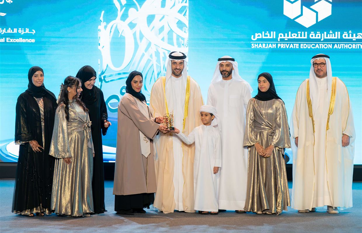 سلطان بن أحمد القاسمي يكرم الفائزين بجائزة الشارقة للتفوق والتميز التربوي في دورتها الـ 30