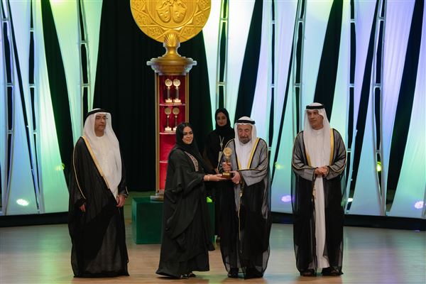 سلطان القاسمي يشهد ختام الدورة 32 من أيام الشارقة المسرحية ويُكرّم الفائزين