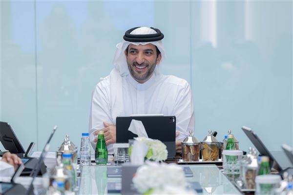 سلطان بن أحمد القاسمي يترأس اجتماع مجلس الشارقة للإعلام ويطلع على أحدث عربات البث الخارجي لهيئة الشارقة للإذاعة والتلفزيون