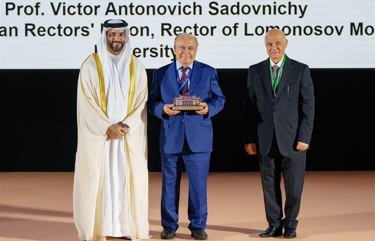 سلطان بن أحمد القاسمي يشهد انطلاق المؤتمر الثالث لرؤساء الجامعات العربية والروسية بجامعة الشارقة