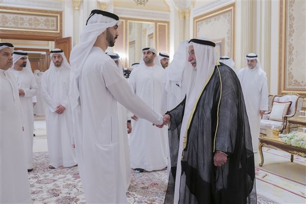 حاكم الشارقة يستقبل المهنئين بشهر رمضان المبارك في قصر البديع