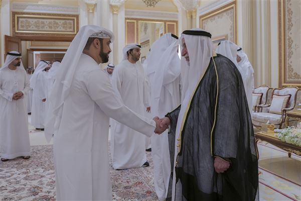 حاكم الشارقة يستقبل المهنئين بشهر رمضان المبارك في قصر البديع