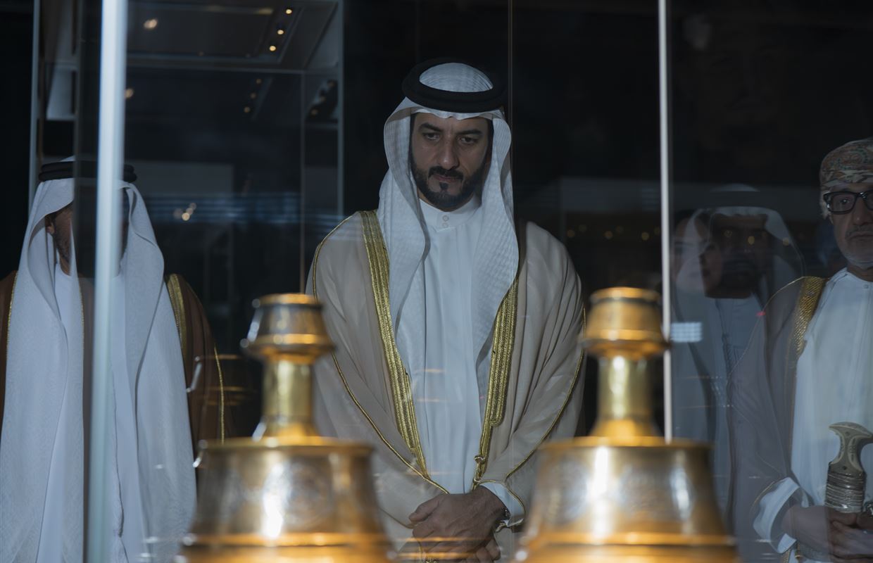 سلطان بن أحمد القاسمي يشهد افتتاح معرض 
