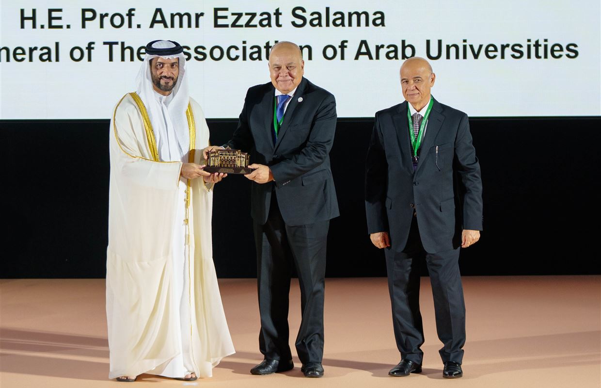 سلطان بن أحمد القاسمي يشهد انطلاق المؤتمر الثالث لرؤساء الجامعات العربية والروسية بجامعة الشارقة