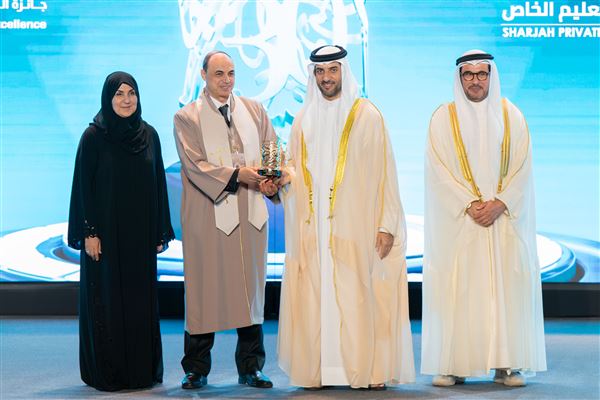 سلطان بن أحمد القاسمي يكرم الفائزين بجائزة الشارقة للتفوق والتميز التربوي في دورتها الـ 30