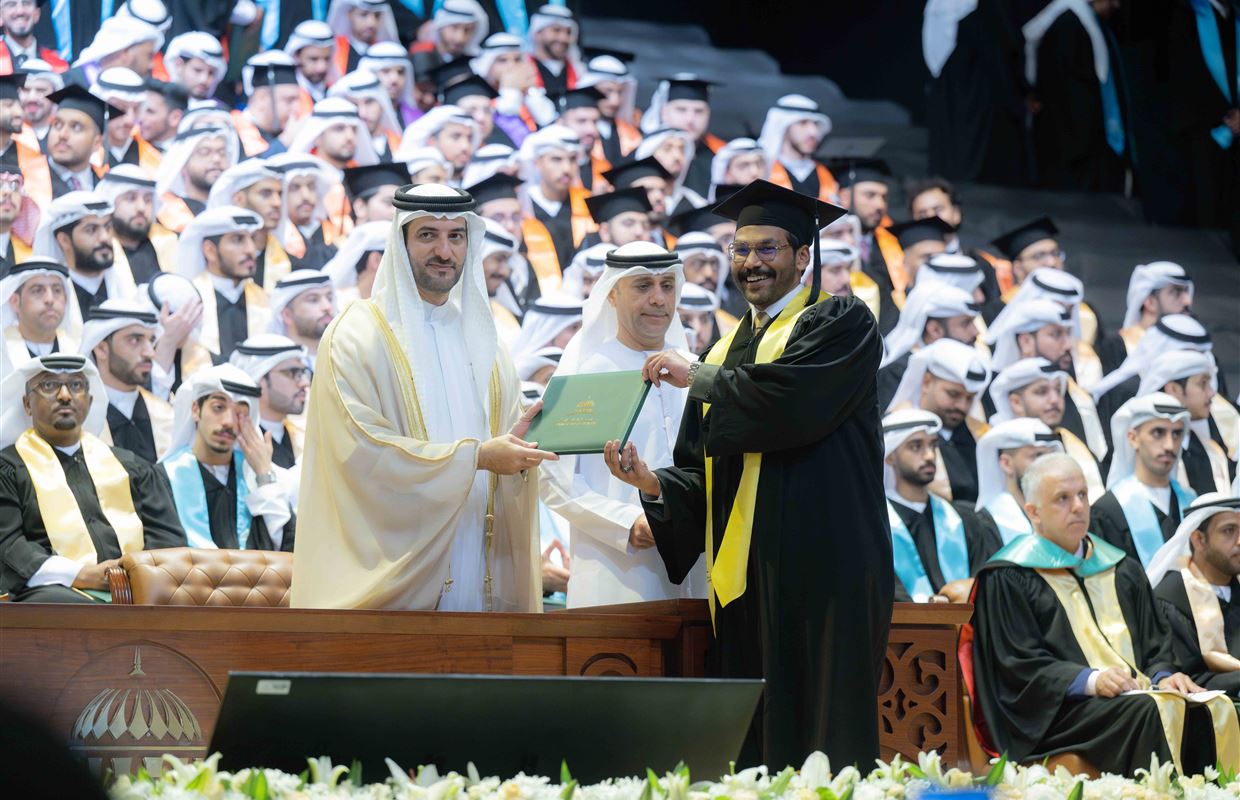 Sultan bin Ahmed attends UOS’s Fall 2024 Graduation Ceremony