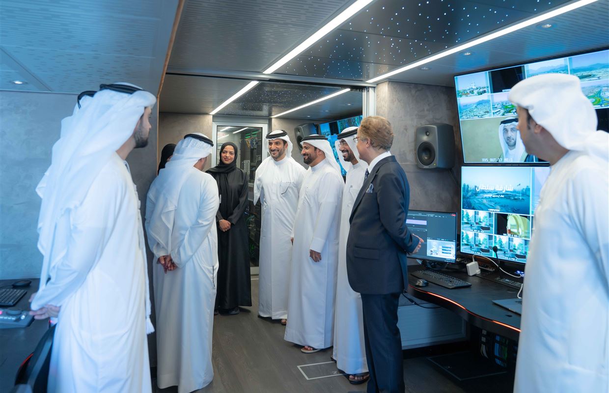 سلطان بن أحمد القاسمي يترأس اجتماع مجلس الشارقة للإعلام ويطلع على أحدث عربات البث الخارجي لهيئة الشارقة للإذاعة والتلفزيون