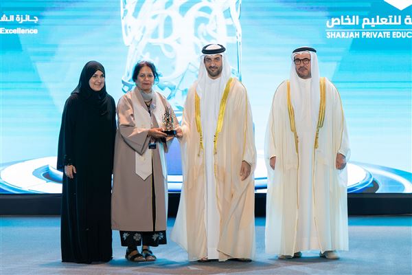 سلطان بن أحمد القاسمي يكرم الفائزين بجائزة الشارقة للتفوق والتميز التربوي في دورتها الـ 30