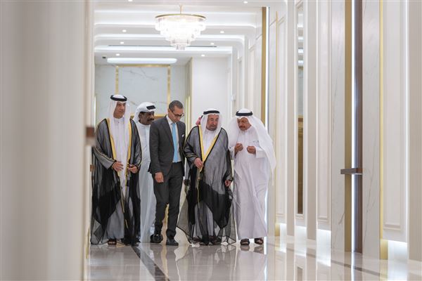 سلطان القاسمي يشهد ختام الدورة 32 من أيام الشارقة المسرحية ويُكرّم الفائزين