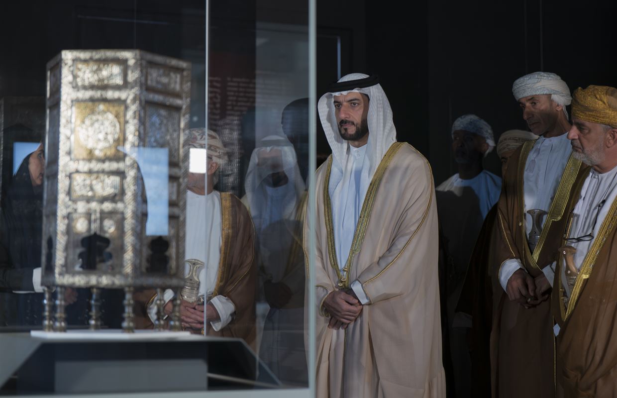 سلطان بن أحمد القاسمي يشهد افتتاح معرض 
