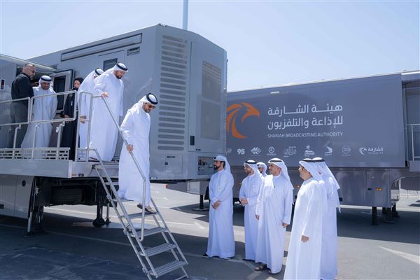سلطان بن أحمد القاسمي يترأس اجتماع مجلس الشارقة للإعلام ويطلع على أحدث عربات البث الخارجي لهيئة الشارقة للإذاعة والتلفزيون