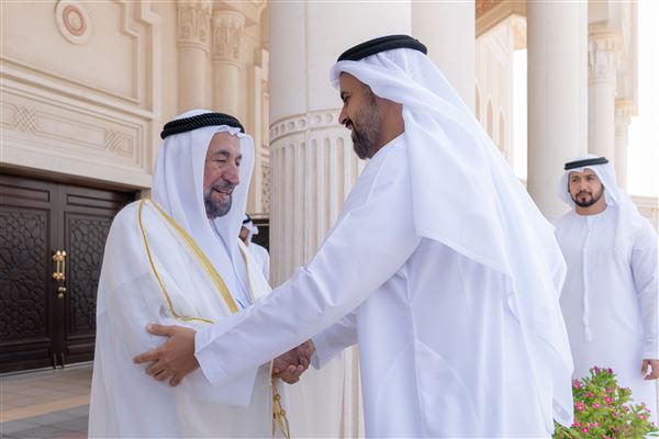 حاكم الشارقة يستقبل ذياب بن محمد بن زايد آل نهيان