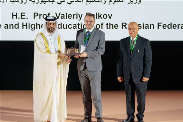 سلطان بن أحمد القاسمي يشهد انطلاق المؤتمر الثالث لرؤساء الجامعات العربية والروسية بجامعة الشارقة