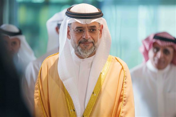 ولي عهد الشارقة يفتتح معرض 