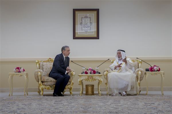 Sharjah Ruler meets with Pres. of the National Library of France