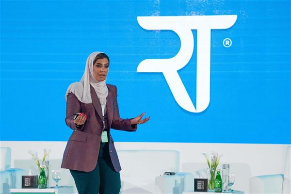 ملتقى الشارقة لمراكز الاتصال يؤكد الدور الرئيس للذكاء الاصطناعي في الاتصال الحكومي