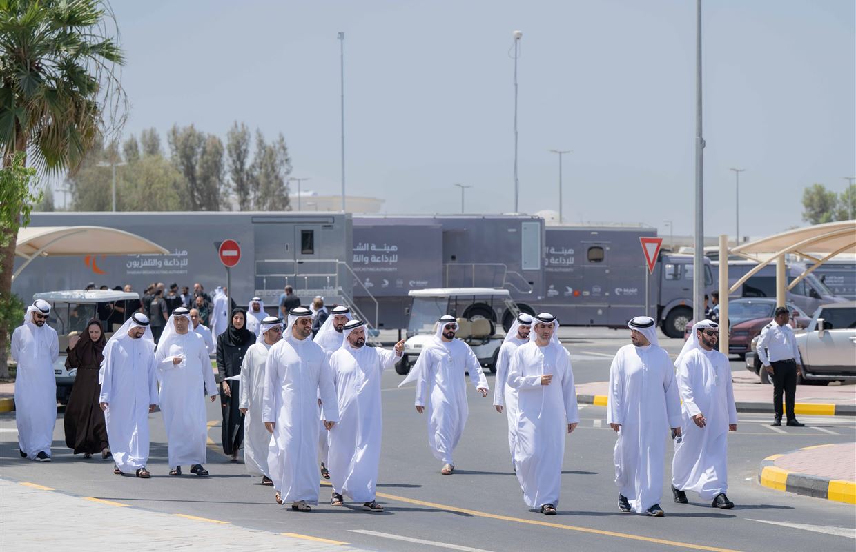 سلطان بن أحمد القاسمي يترأس اجتماع مجلس الشارقة للإعلام ويطلع على أحدث عربات البث الخارجي لهيئة الشارقة للإذاعة والتلفزيون