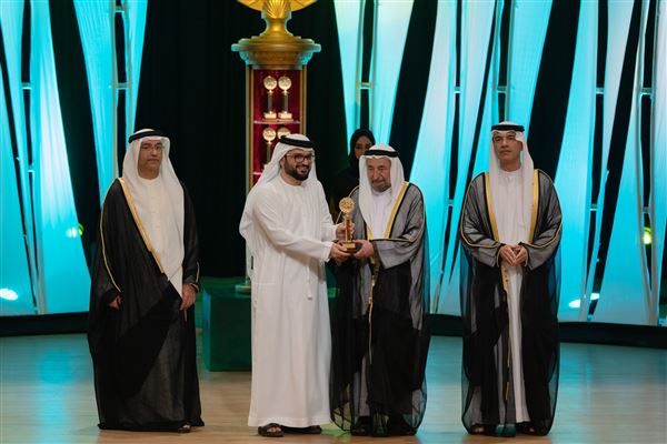 سلطان القاسمي يشهد ختام الدورة 32 من أيام الشارقة المسرحية ويُكرّم الفائزين