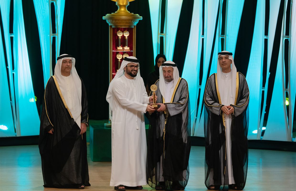 سلطان القاسمي يشهد ختام الدورة 32 من أيام الشارقة المسرحية ويُكرّم الفائزين