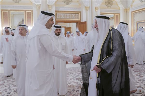 حاكم الشارقة يستقبل المهنئين بشهر رمضان المبارك في قصر البديع