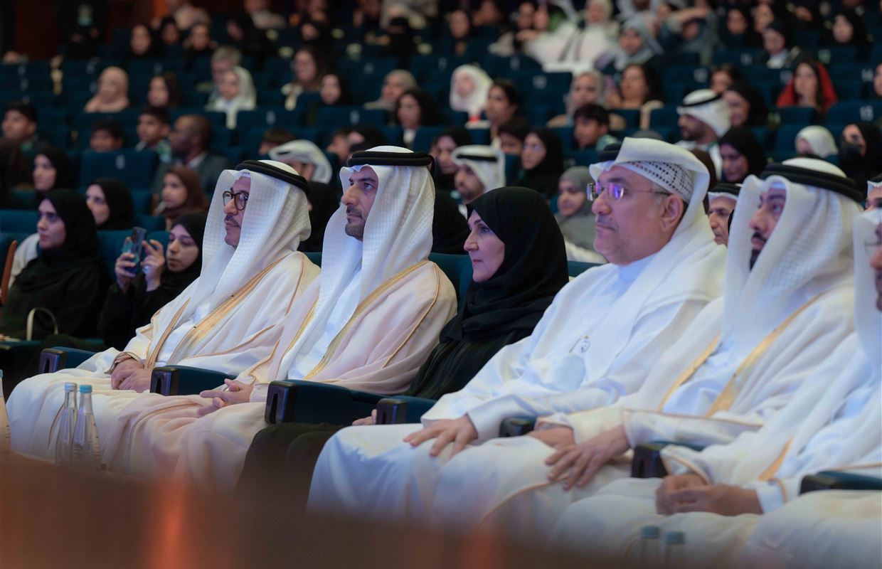 سلطان بن أحمد القاسمي يكرم الفائزين بجائزة الشارقة للتفوق والتميز التربوي في دورتها الـ 30