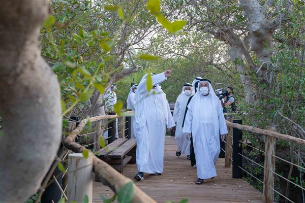 حاكم الشارقة يفتتح مركز خور كلباء لأشجار القرم