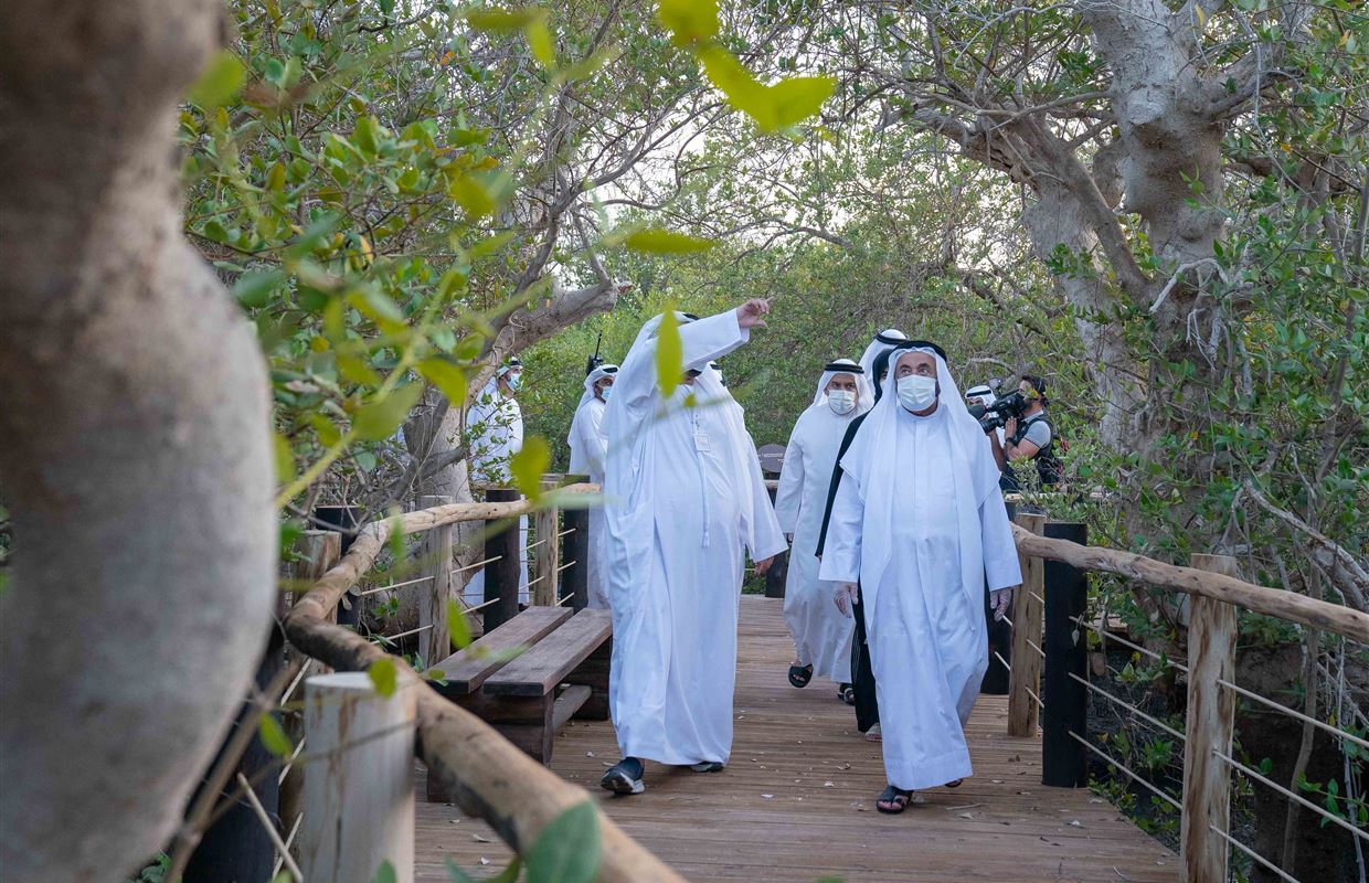 حاكم الشارقة يفتتح مركز خور كلباء لأشجار القرم