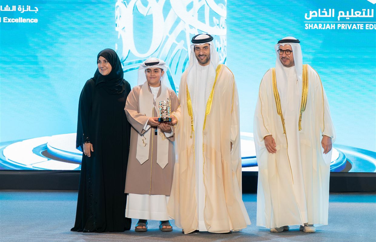 سلطان بن أحمد القاسمي يكرم الفائزين بجائزة الشارقة للتفوق والتميز التربوي في دورتها الـ 30