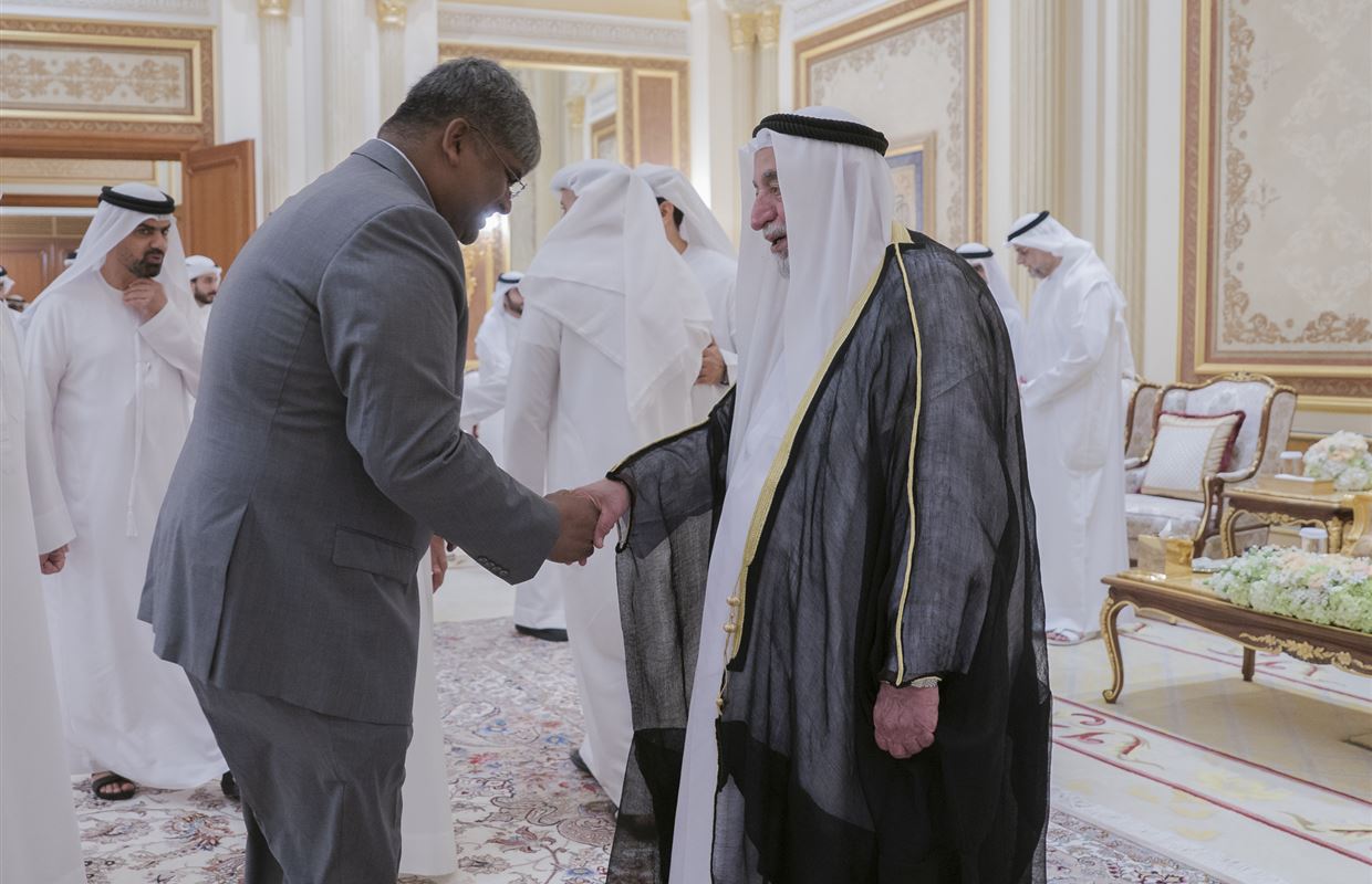 حاكم الشارقة يستقبل المهنئين بشهر رمضان المبارك في قصر البديع