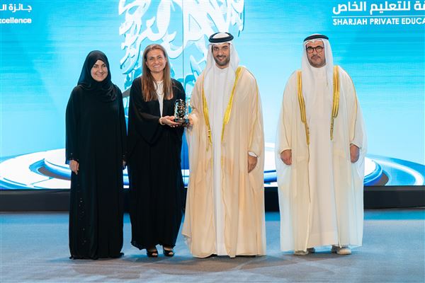 سلطان بن أحمد القاسمي يكرم الفائزين بجائزة الشارقة للتفوق والتميز التربوي في دورتها الـ 30