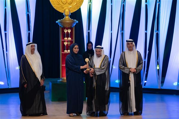 سلطان القاسمي يشهد ختام الدورة 32 من أيام الشارقة المسرحية ويُكرّم الفائزين